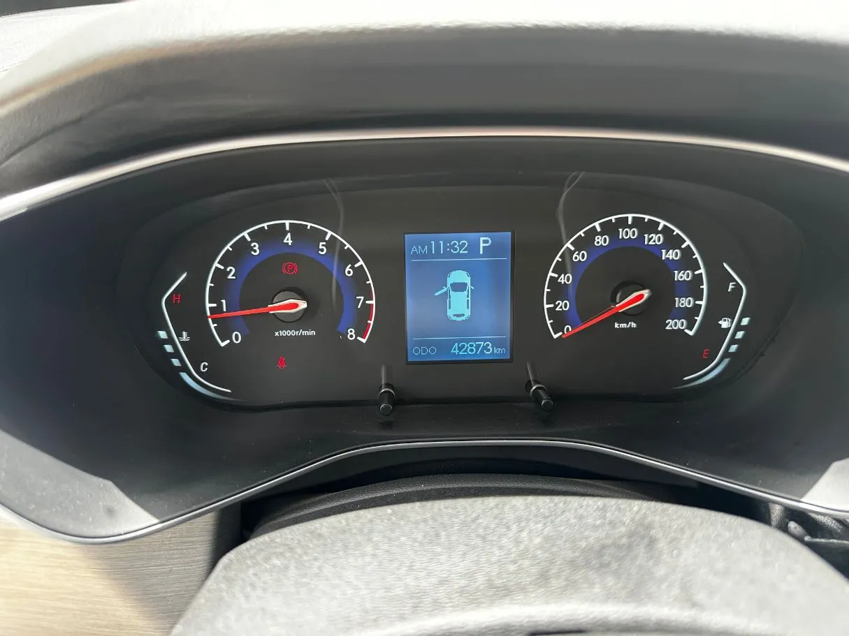 Car image 21
