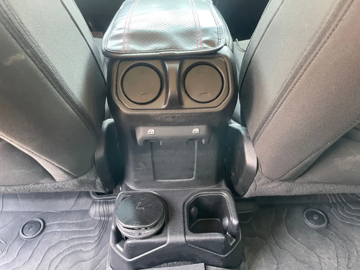 Car image 23
