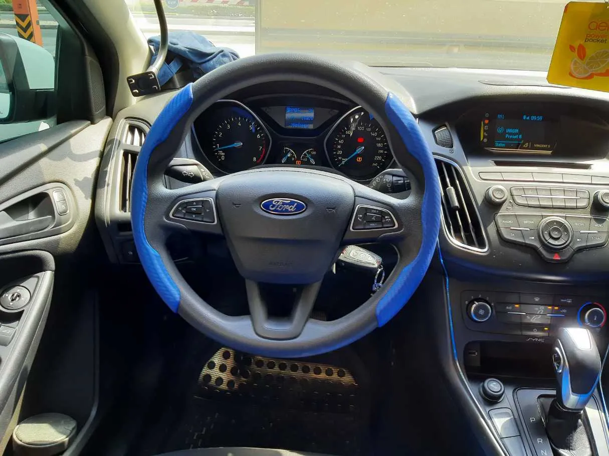 Car image 15