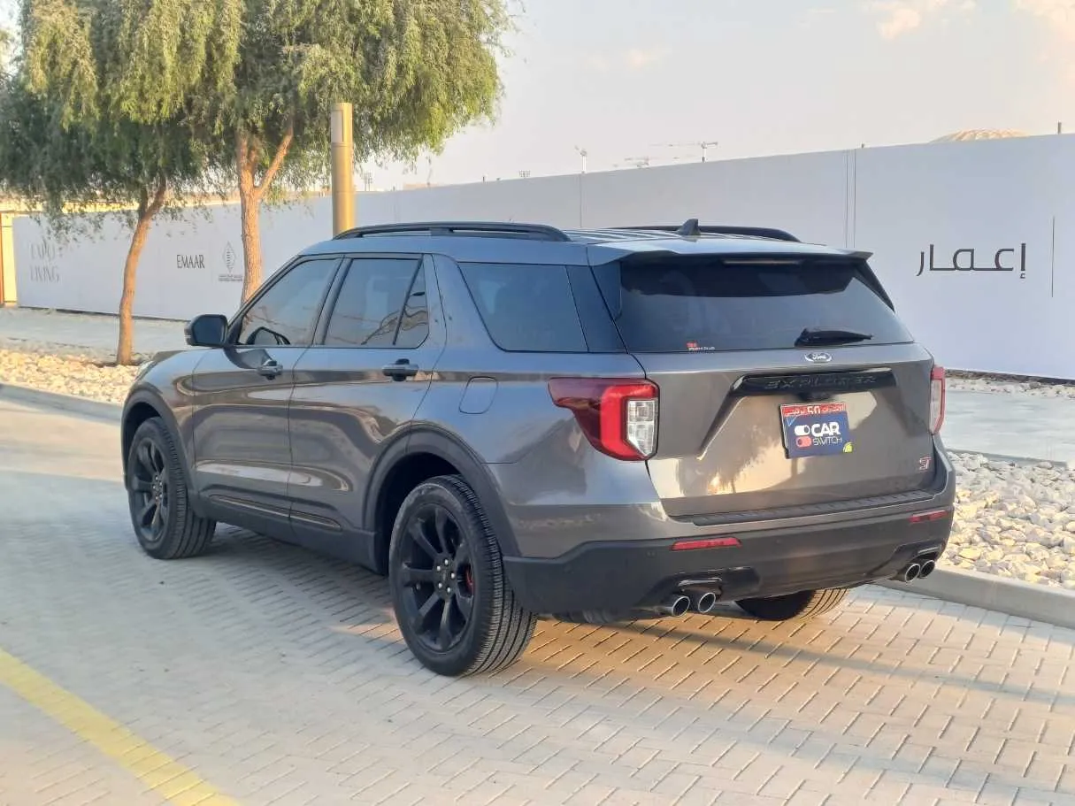 Car image 7