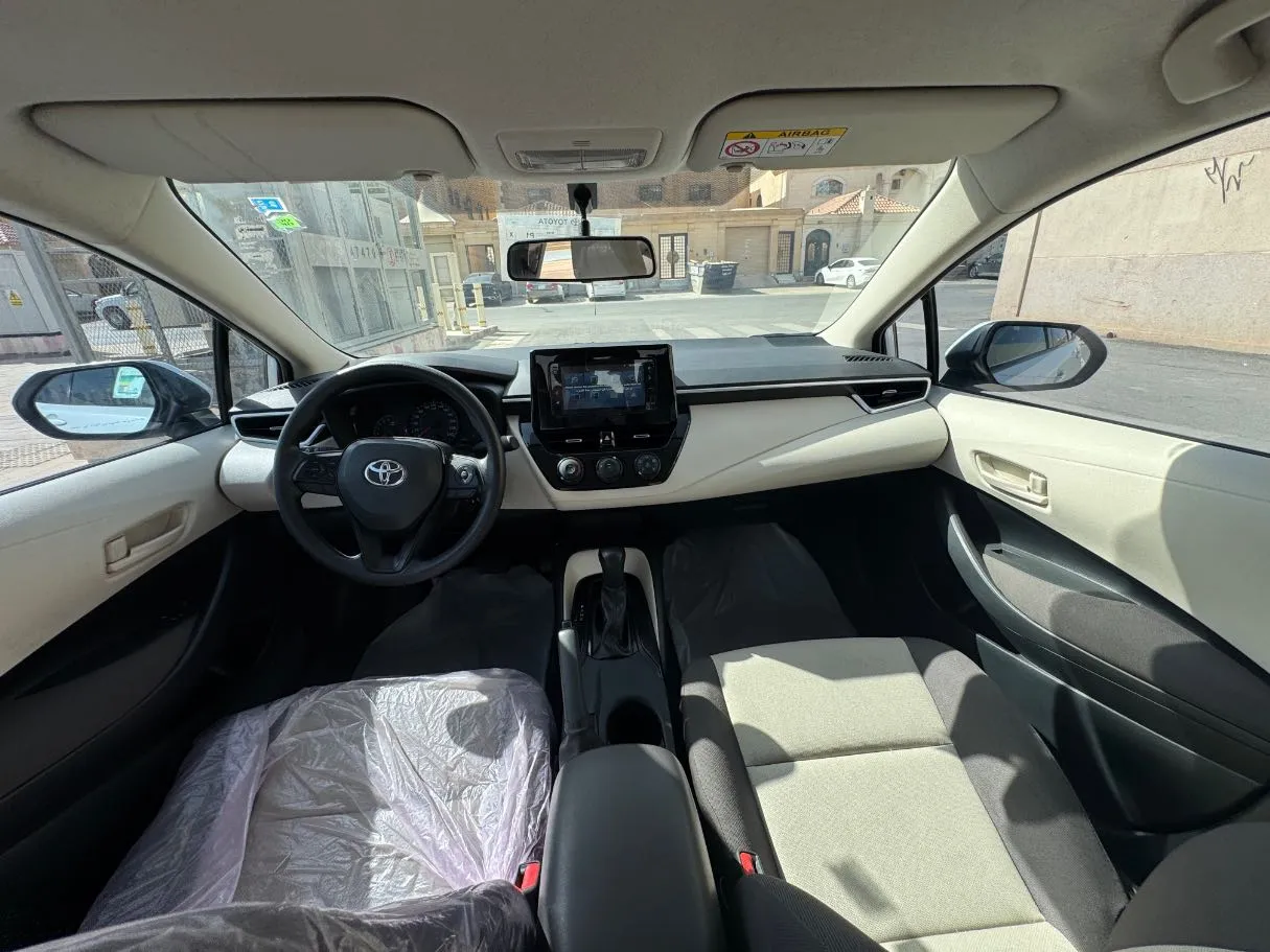Car image 14