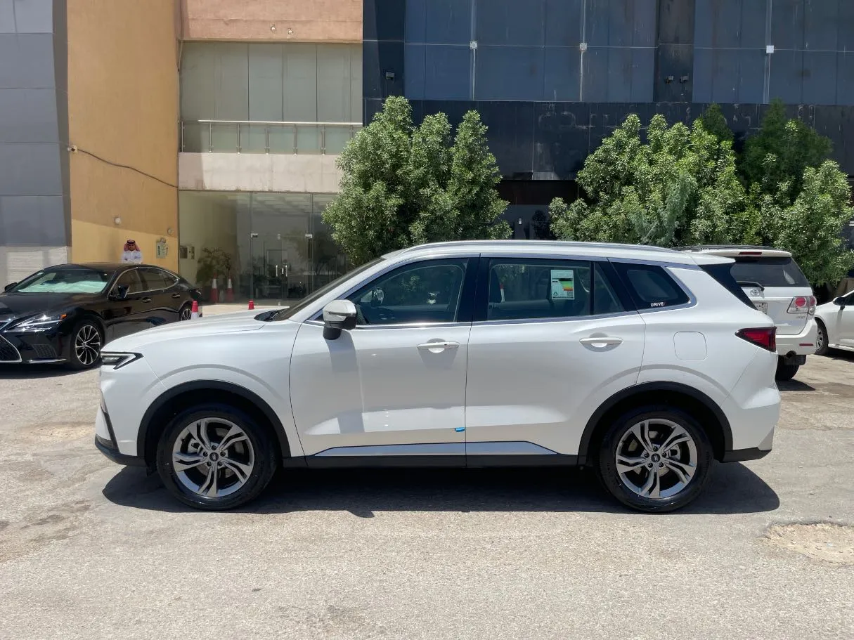 Car image 6