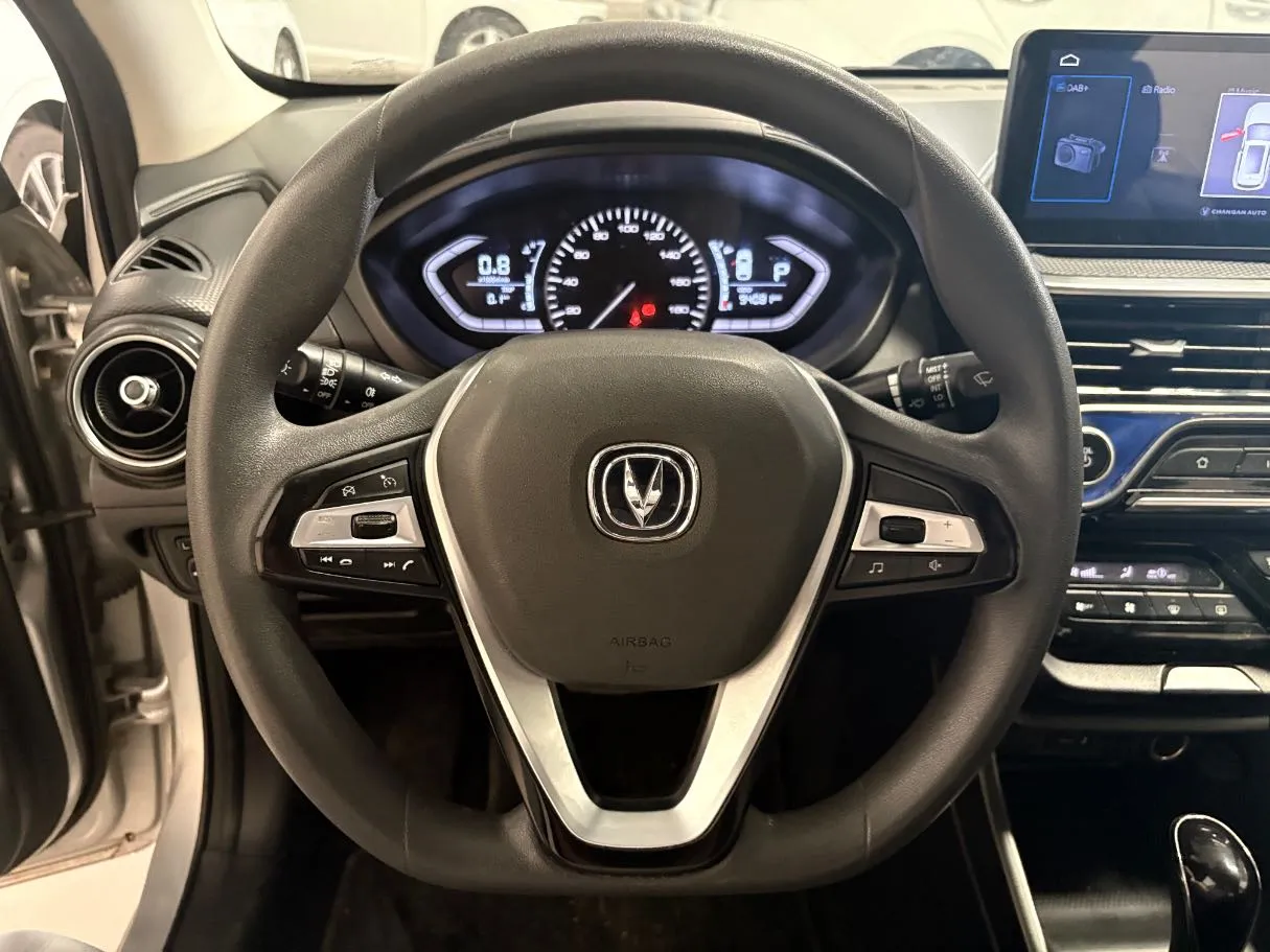 Car image 13