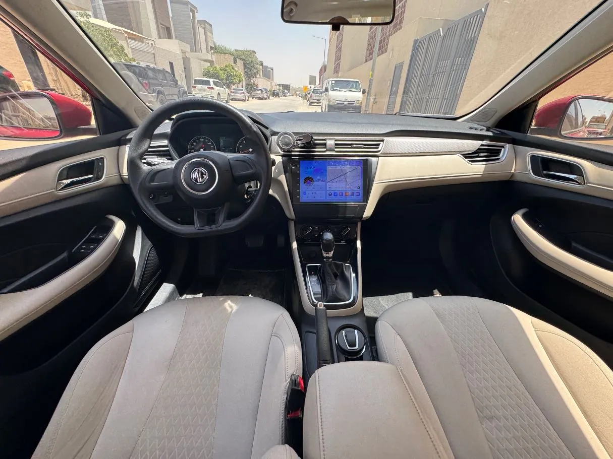 Car image 15