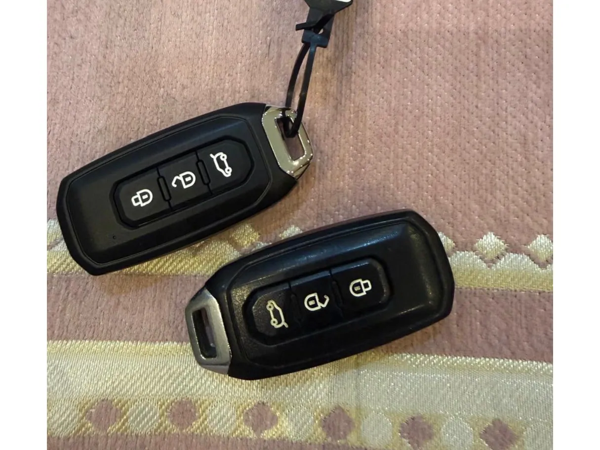 Car image 21