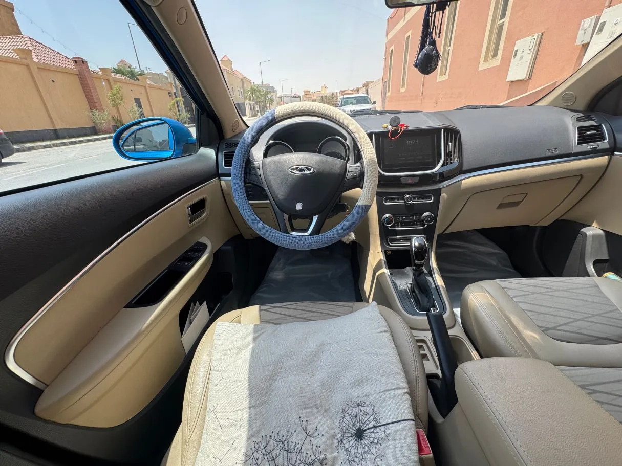 Car image 16