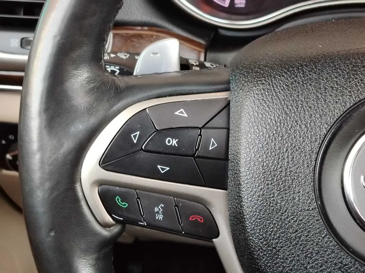 Car image 36