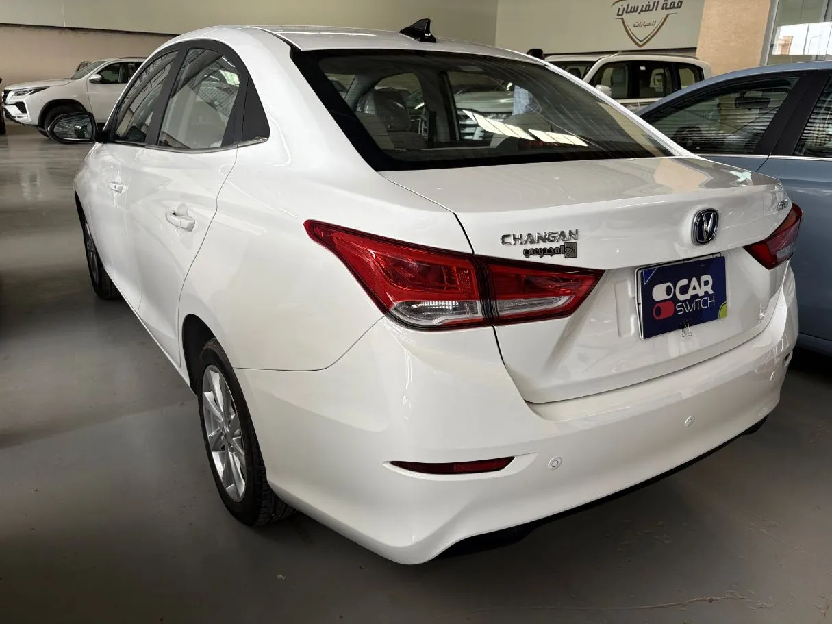 Car image 6