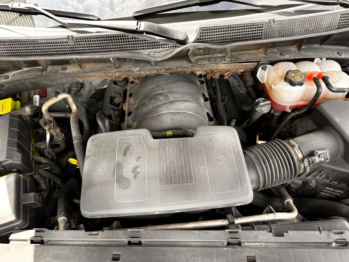 Car image 25