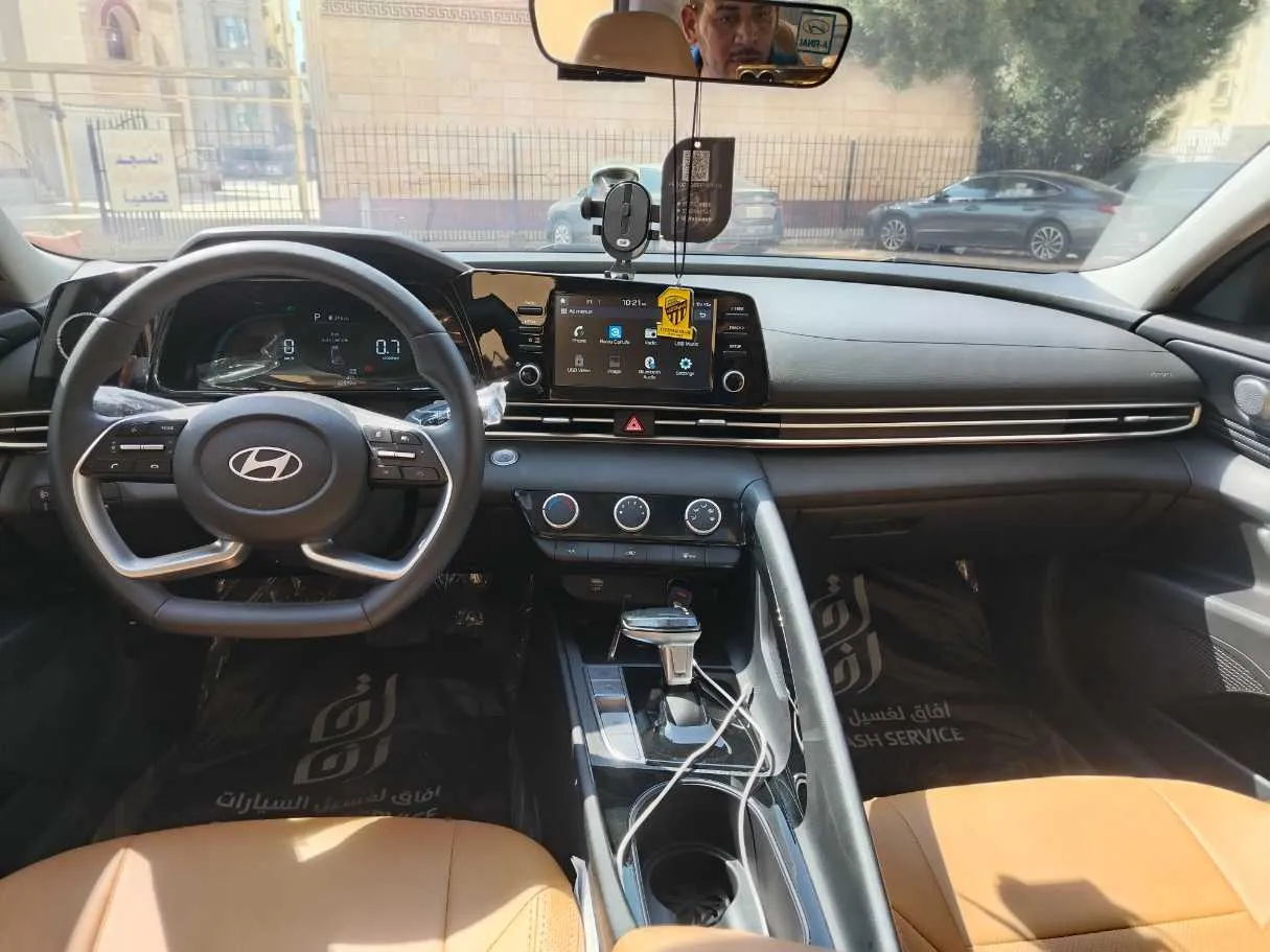 Car image 21