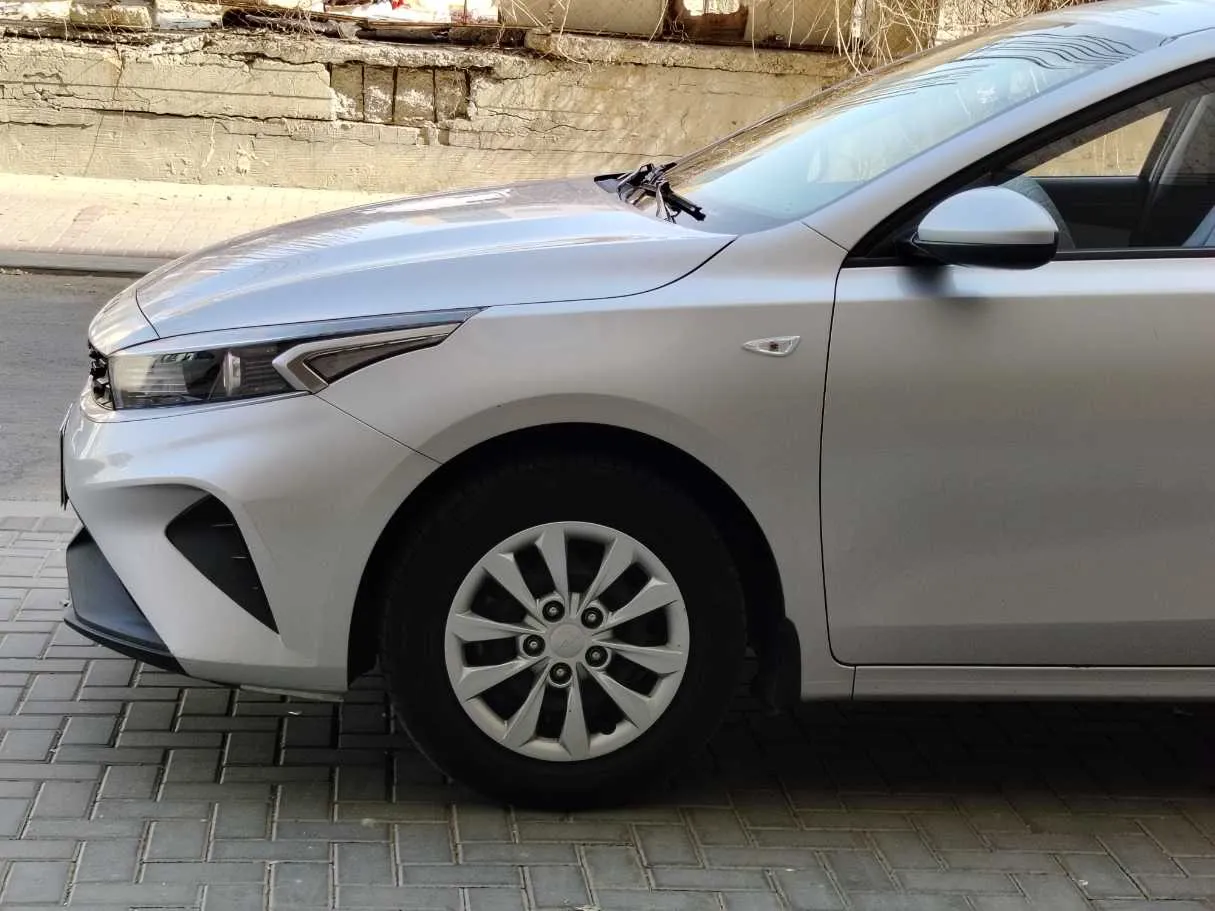 Car image 10