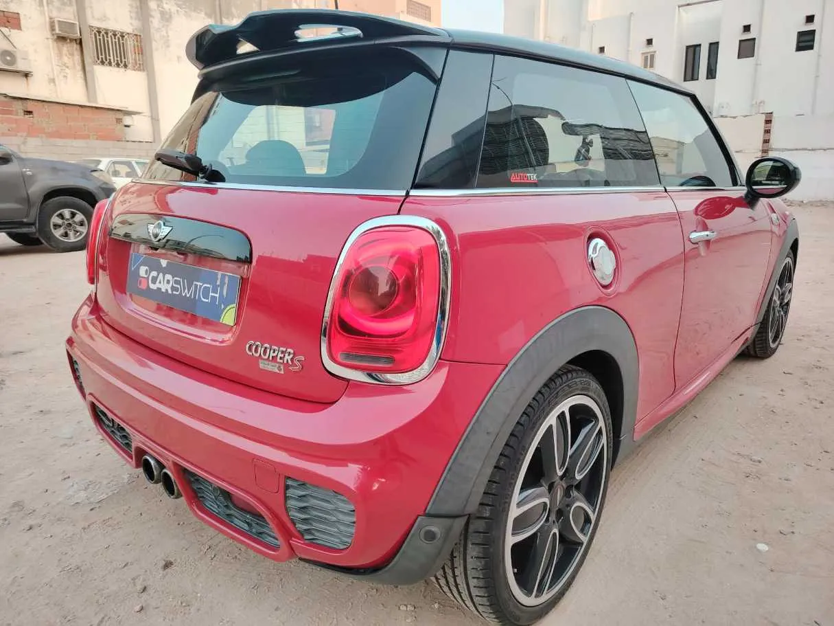 Car image 5