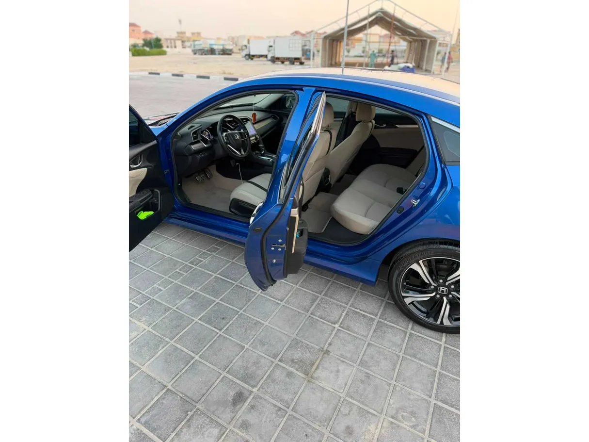 Car image 7