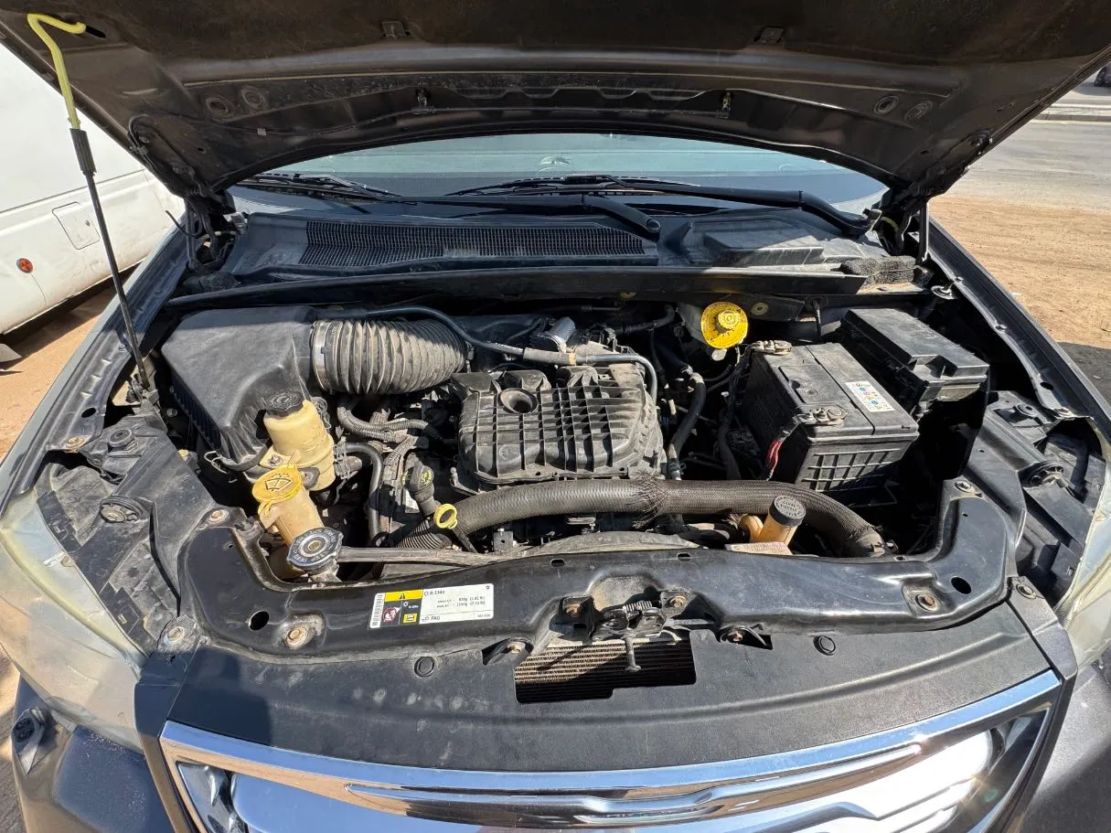 Car image 19
