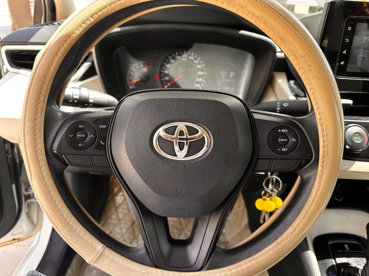 Car image 19