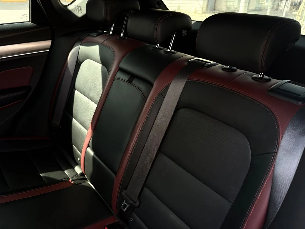 Car image 17