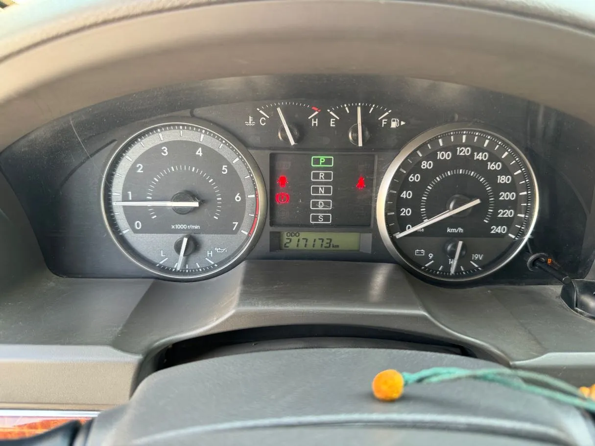 Car image 18