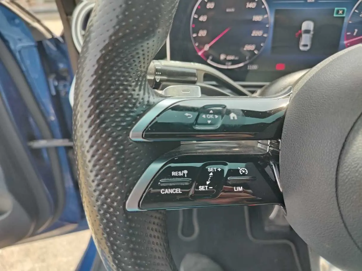 Car image 43