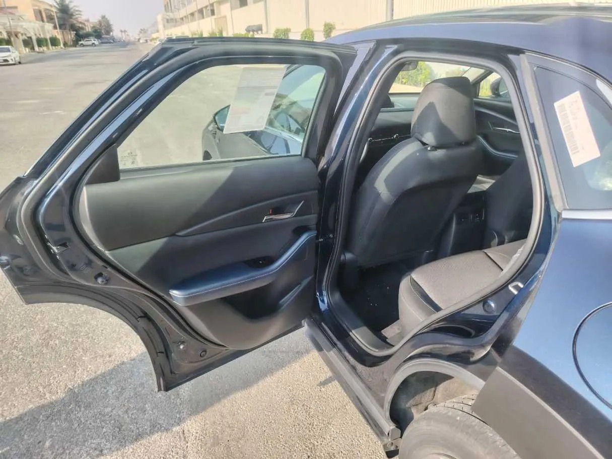 Car image 17