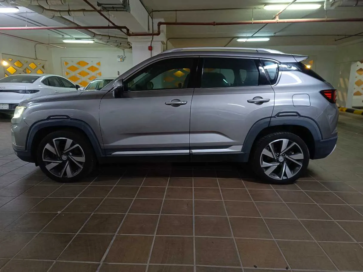 Car image 8