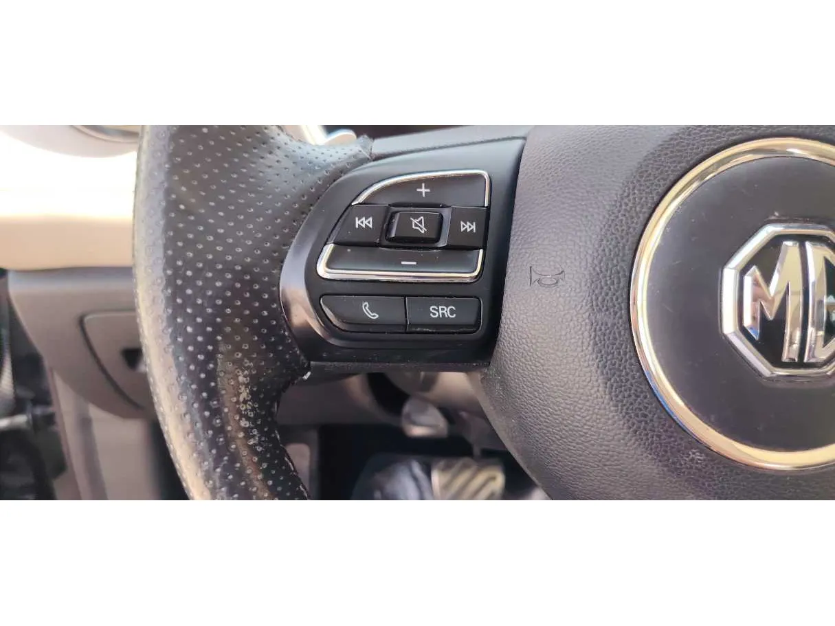 Car image 27