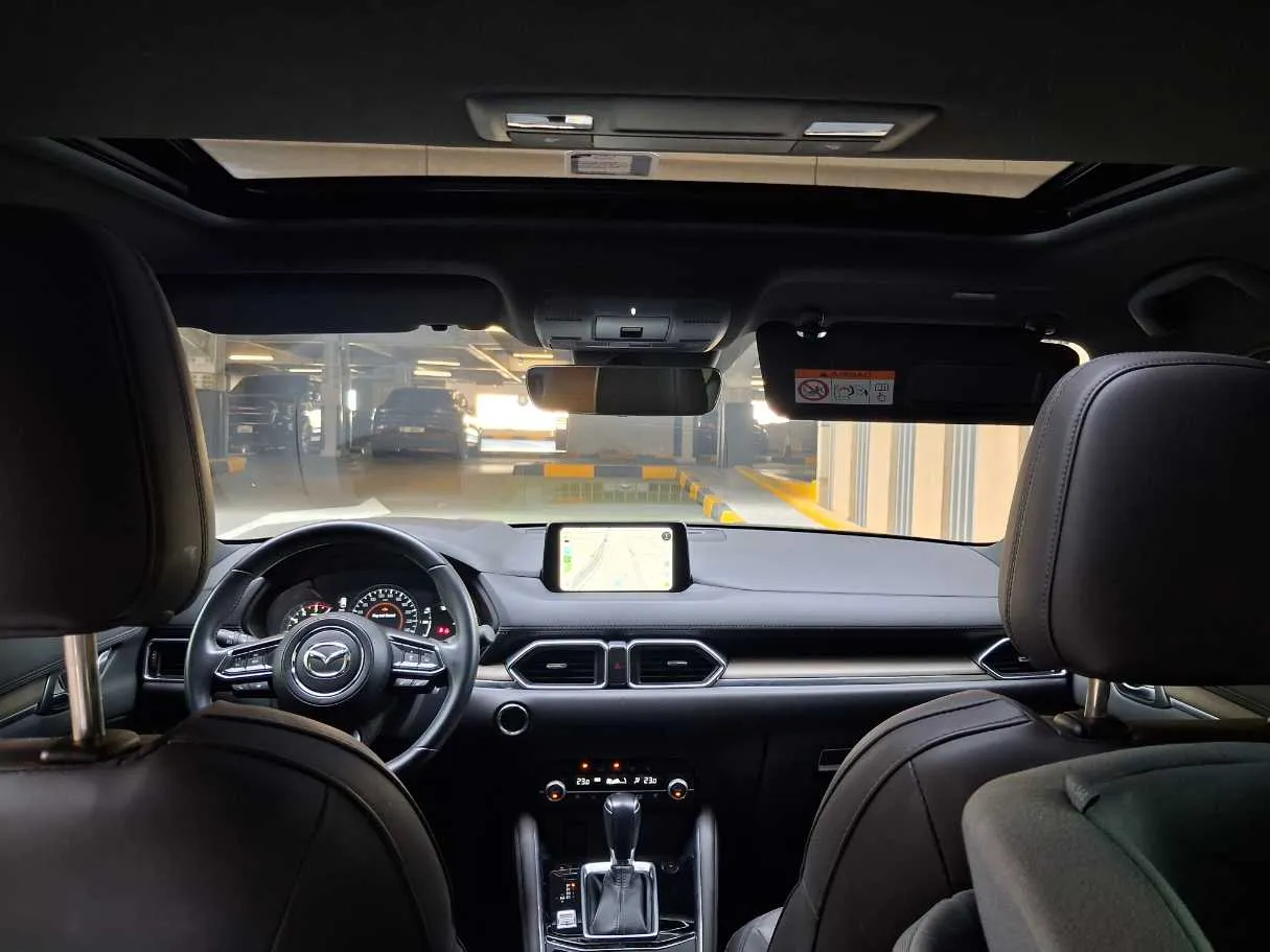 Car image 14