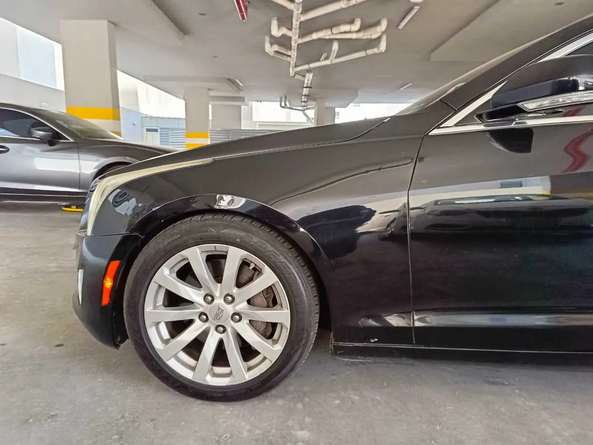 Car image 9