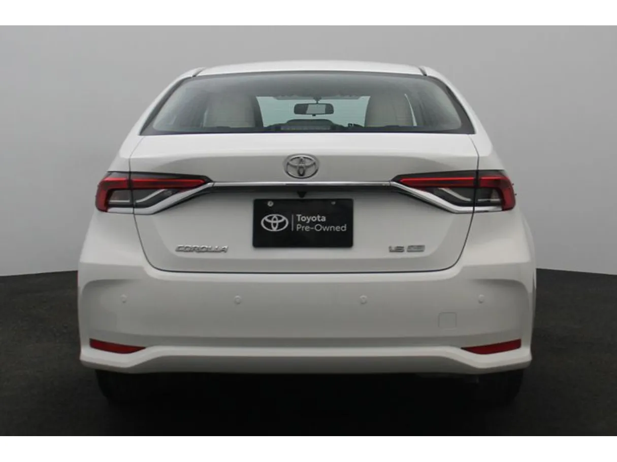Car image 12