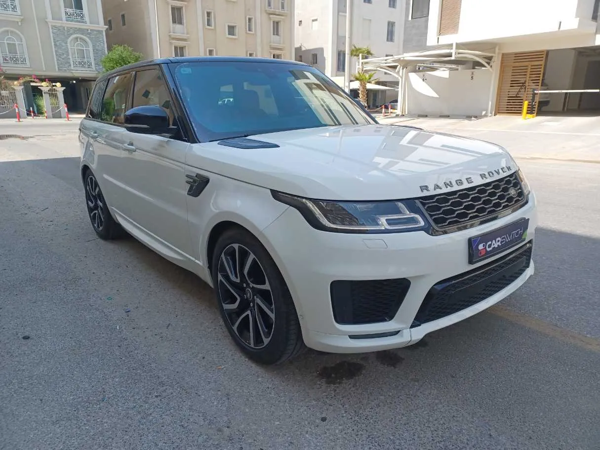 Car image 4