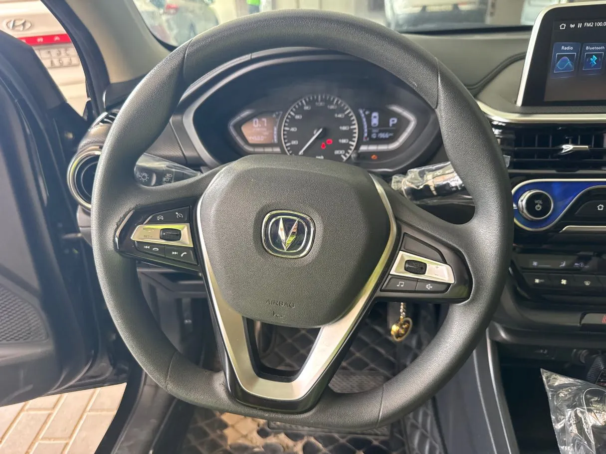Car image 17
