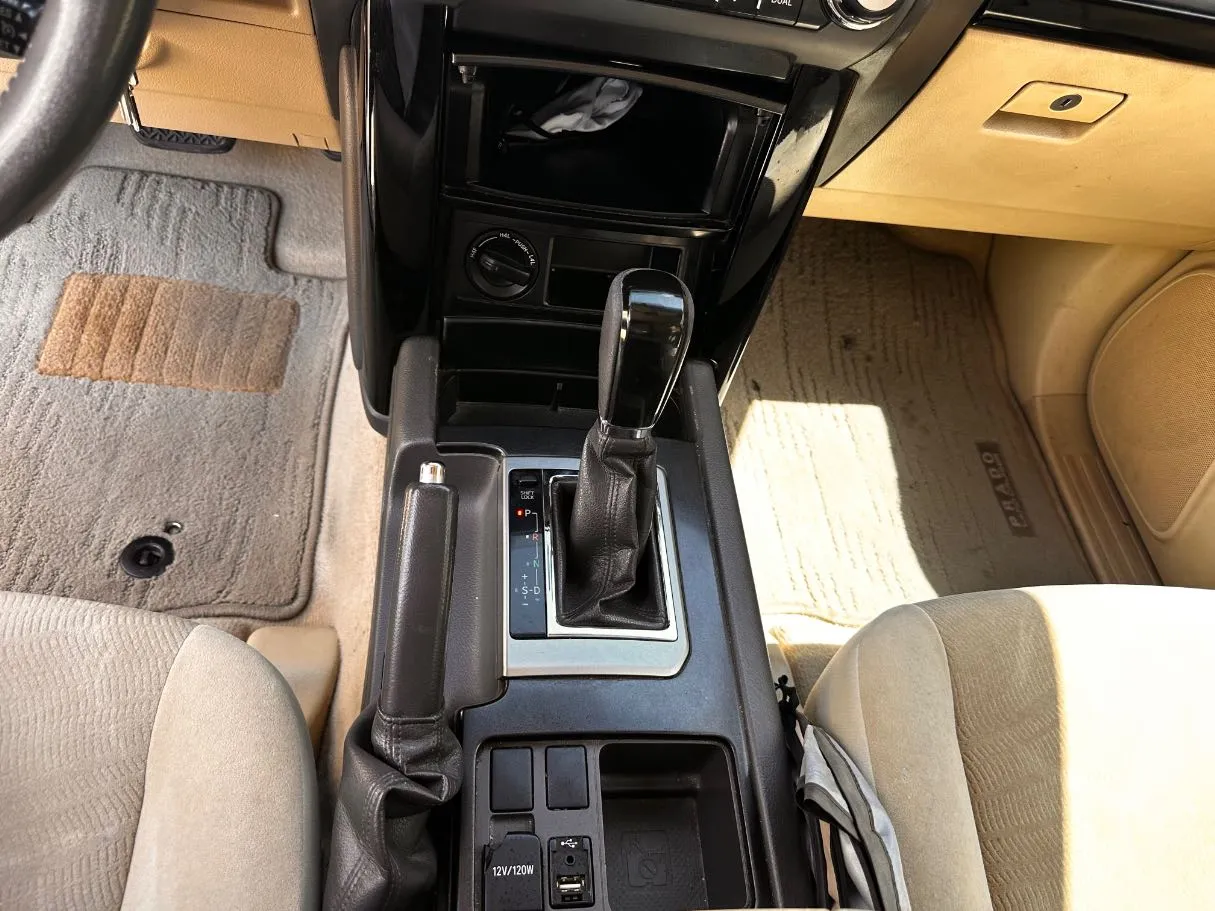 Car image 17