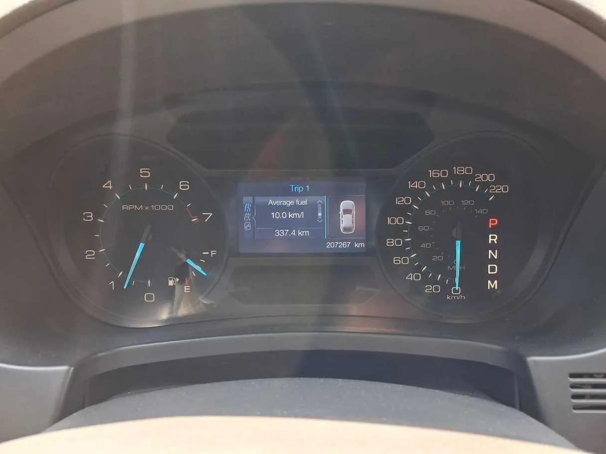 Car image 17