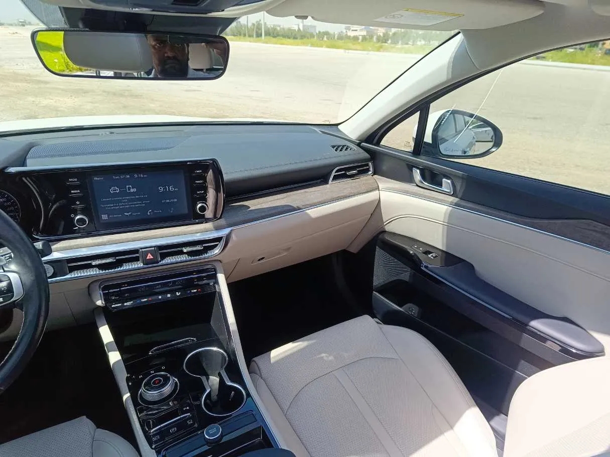 Car image 22