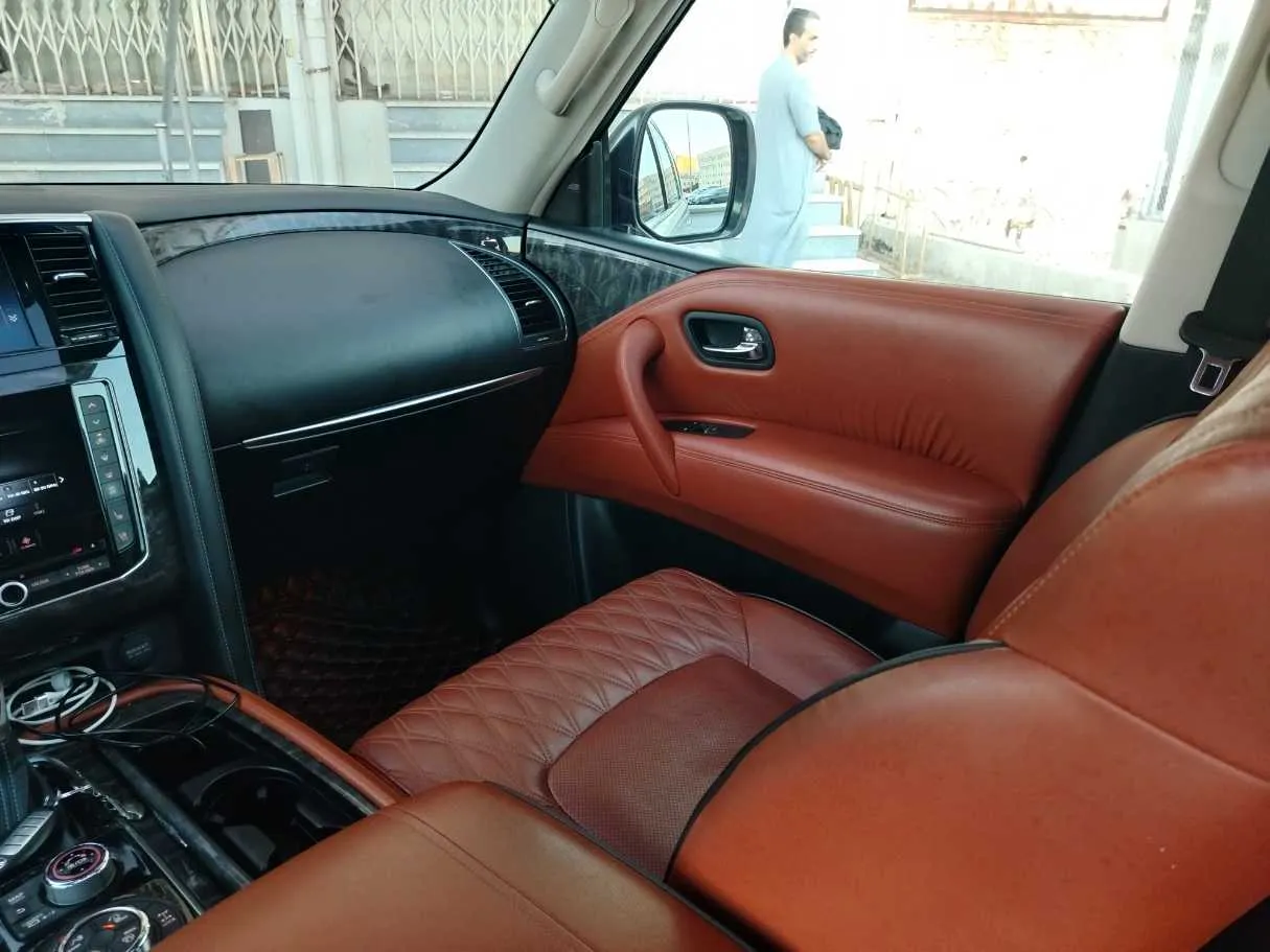 Car image 25