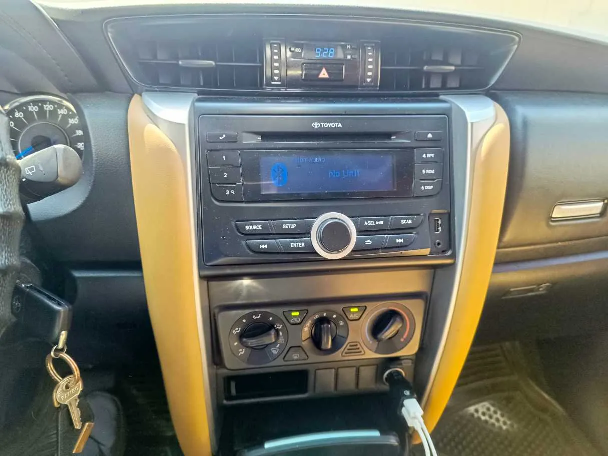 Car image 25