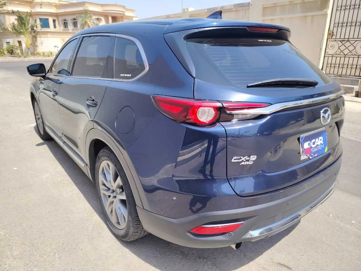 Car image 7