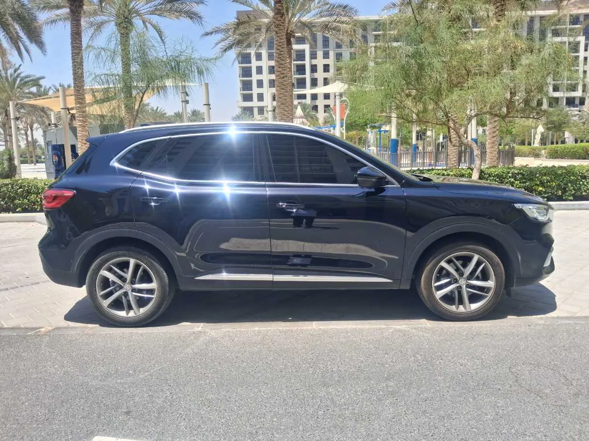 Car image 8
