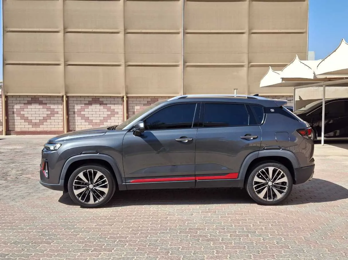 Car image 4