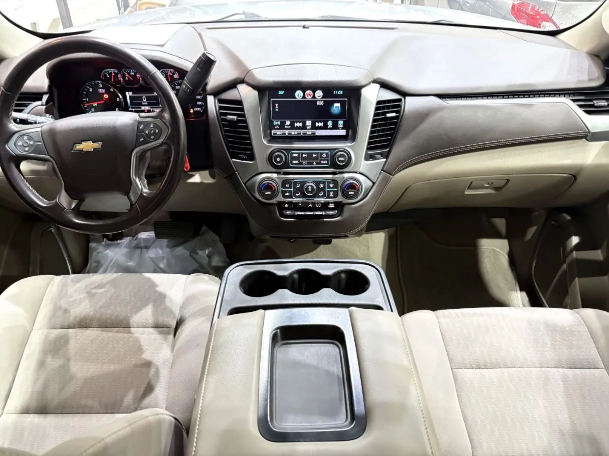 Car image 17