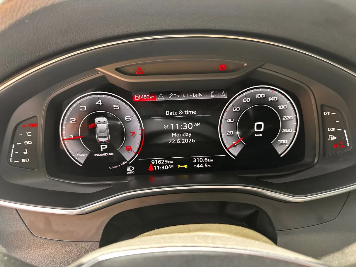 Car image 21
