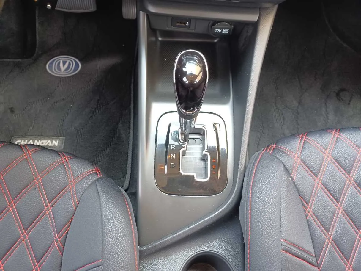 Car image 13