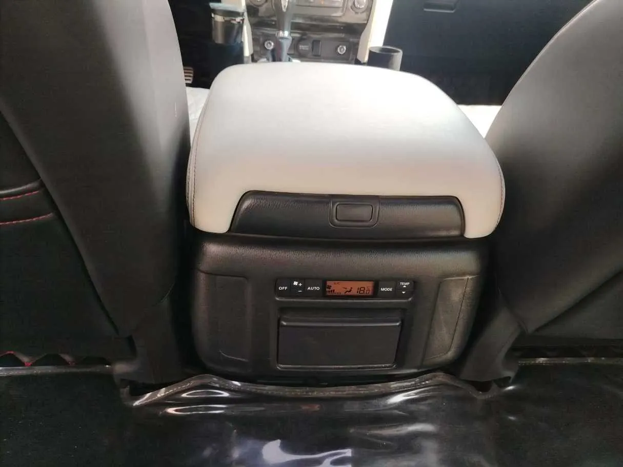 Car image 32