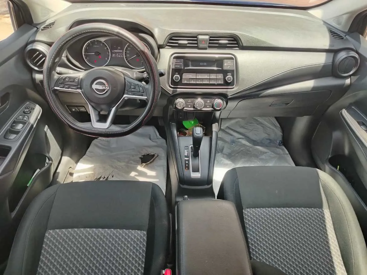 Car image 17