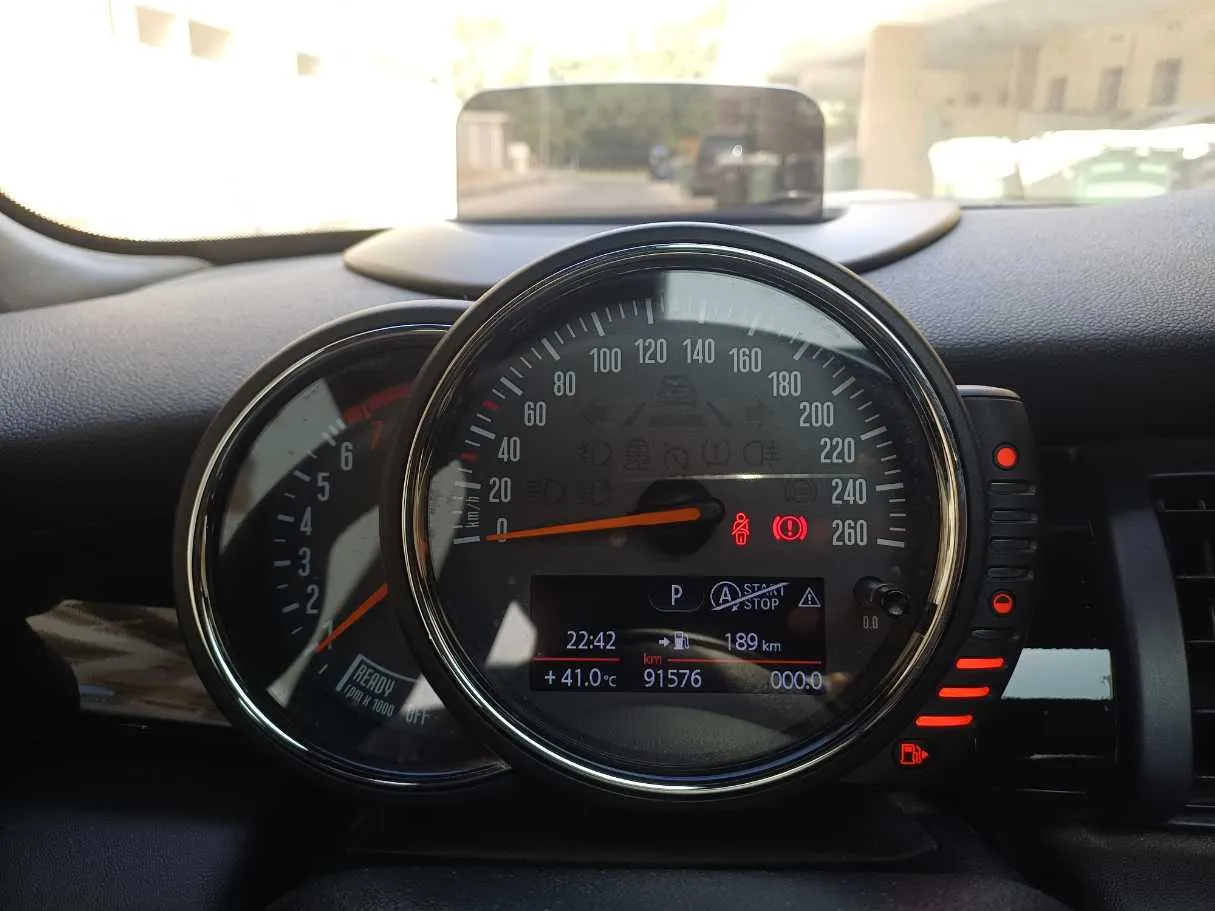 Car image 13