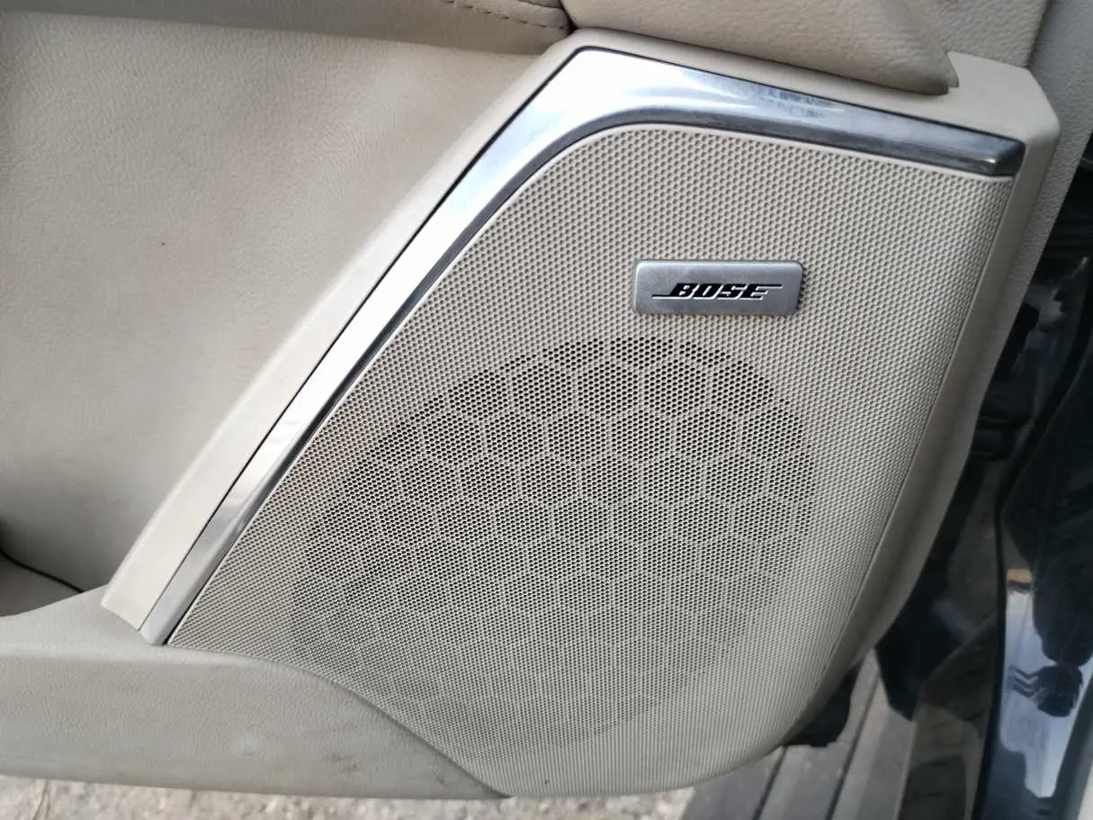 Car image 32