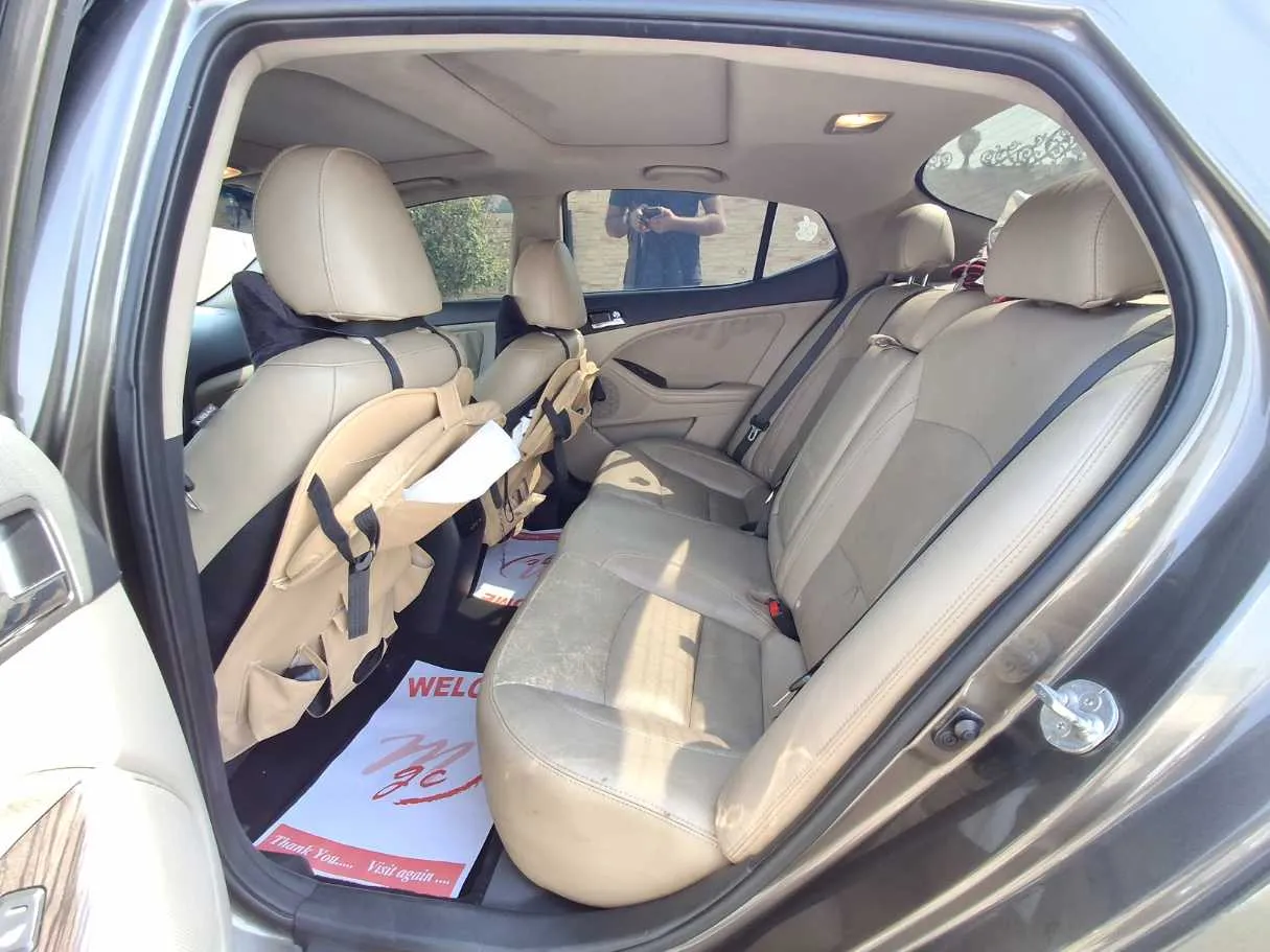 Car image 13