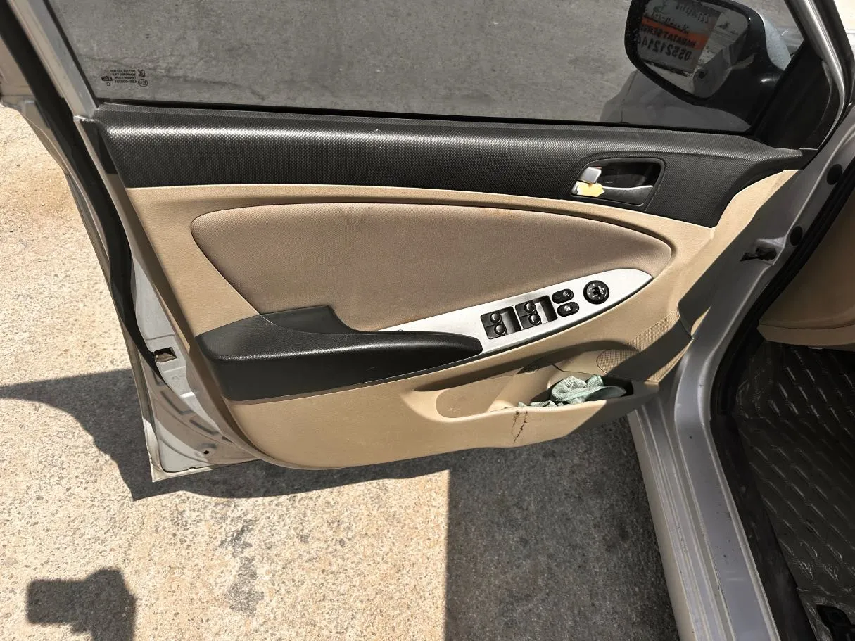 Car image 11