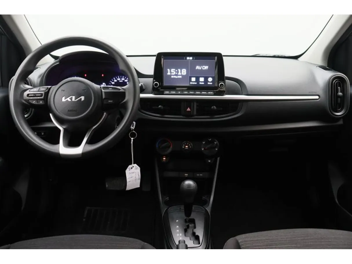 Car image 14