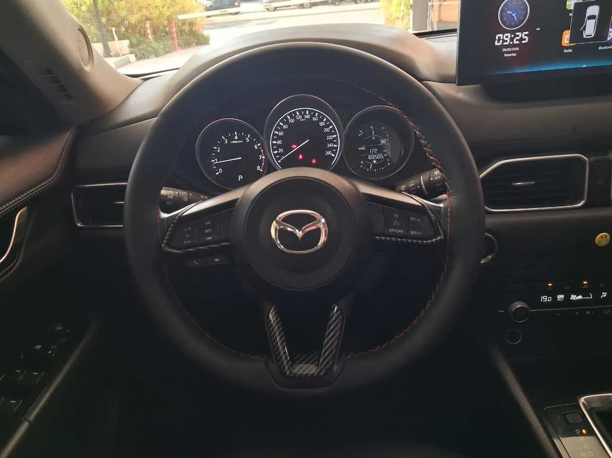 Car image 18