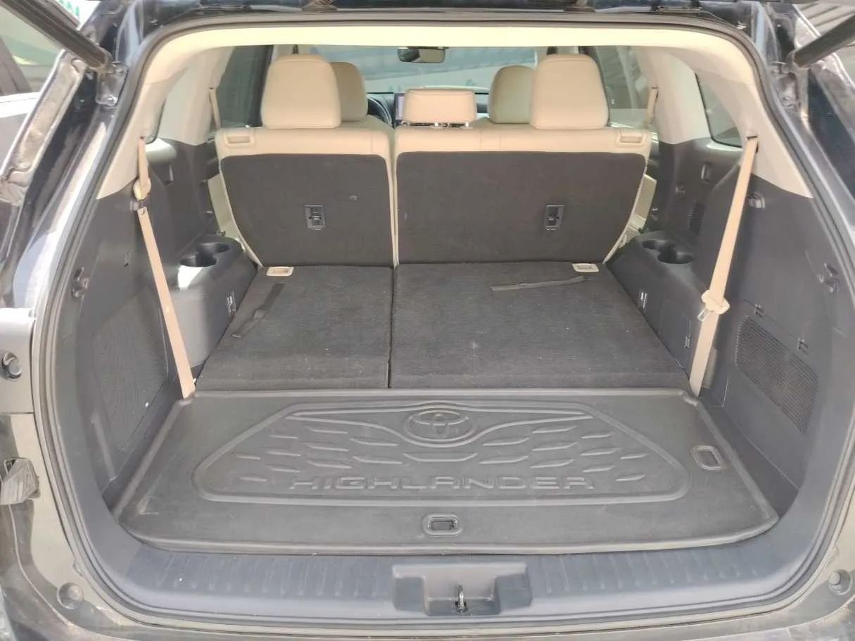 Car image 36